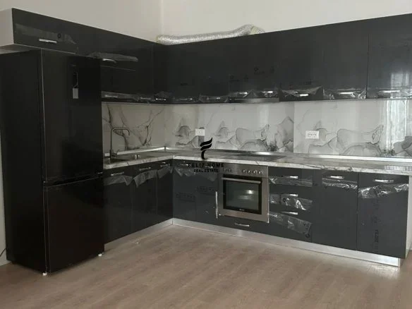 Tirane, jepet me qera apartament 2+1+Ballkon Kati 4, 85 m² 550 € (5 MAJI)