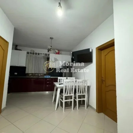 Tirane, jepet me qera shtepi 2+1 Kati 3, 110 m² 450 € (Don Bosko)