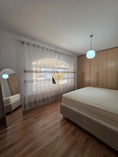 Tirane, jepet me qera apartament 1+1+Ballkon Kati 3, 70 m² 570 € (RRUGA FERIT XHAJKO)