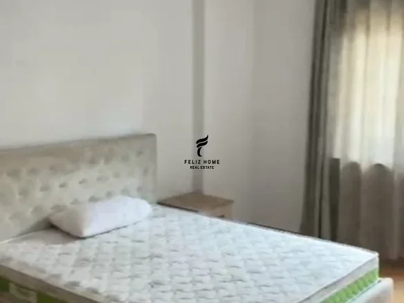 Tirane, jepet me qera apartament 2+1+Ballkon Kati 8, 100 m² 700 € (21 DHJETORI)