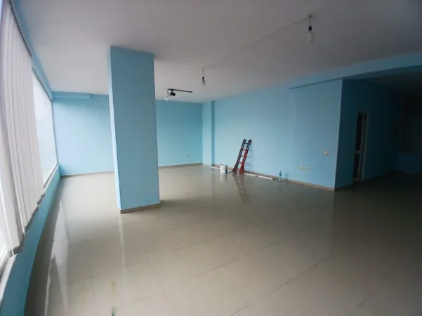 Tirane, shitet ambjent biznesi Kati 1, 87 m² 140.500 € (Yzberisht)