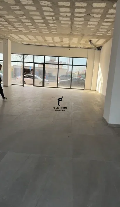 Tirane, jepet me qera dyqan Kati 0, 202 m² 2.000 € (KAMEZ)
