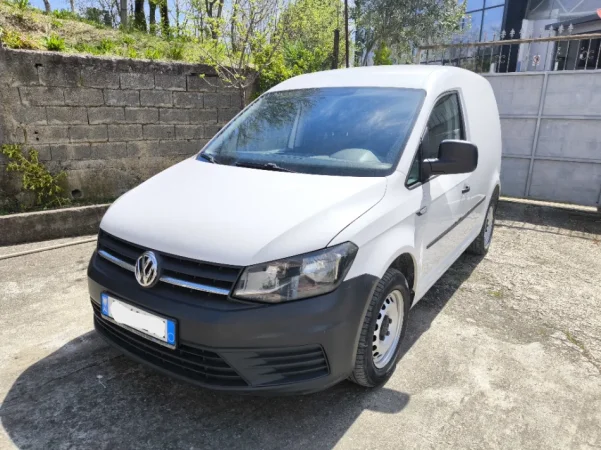 Shqiperi, shitet makine VW Volkswagen Caddy Nafte, e bardhë manuale Kondicioner 136.188 km 8.500 €