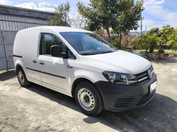 Shqiperi, shitet makine VW Volkswagen Caddy Nafte, e bardhë manuale Kondicioner 136.188 km 8.500 €