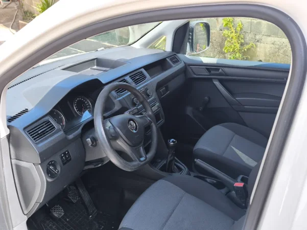 Shqiperi, shitet makine VW Volkswagen Caddy Nafte, e bardhë manuale Kondicioner 136.188 km 8.500 €