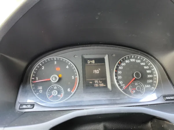 Shqiperi, shitet makine VW Volkswagen Caddy Nafte, e bardhë manuale Kondicioner 136.188 km 8.500 €