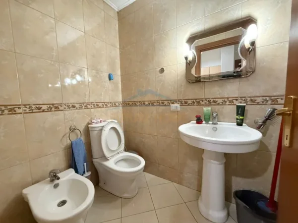 Tirane, jepet me qera apartament 1+1+Ballkon Kati 4, 58 m² 500 € (Don Bosko)