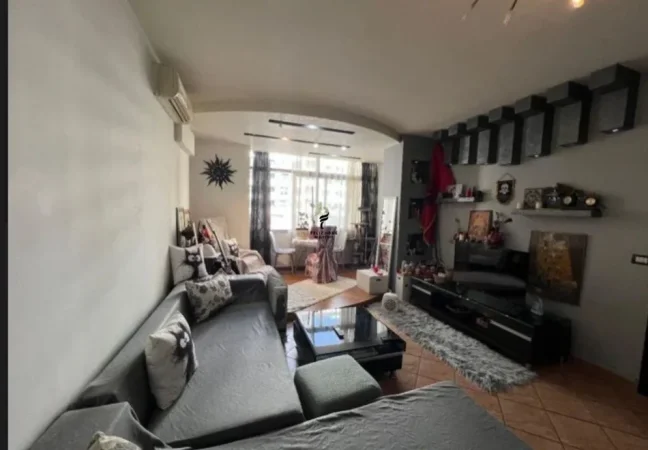 Tirane, jepet me qera apartament 1+1 Kati 2, 65 m² 550 € (21 DHJETORI)