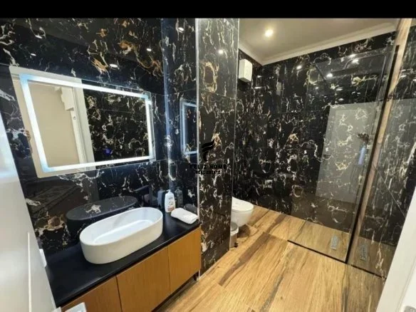 Tirane, jepet me qera apartament 2+1+Ballkon Kati 1, 110 m² 800 € (QENDER)