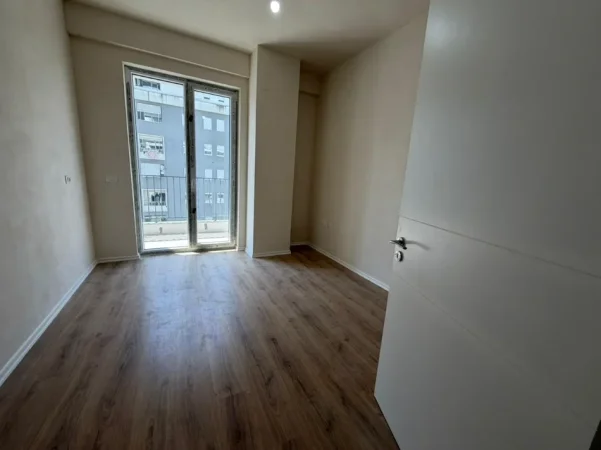 Tirane, shitet apartament 3+1 Kati 4, 124 m² 400.000 € 