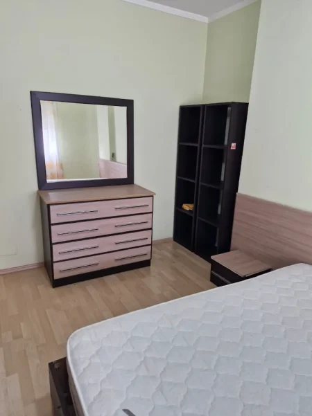Tirane, jepet me qera apartament 2+1+Ballkon Kati 5, 106 m² 750 € (Rr. e Kosovareve, pranë Liqenit Artificial)
