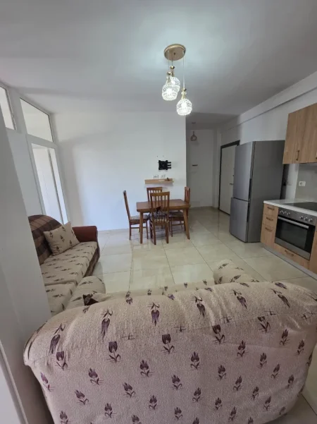 Tirane, jepet me qera apartament 2+1 Kati 4, 90 m² 500 € (ASTIR)