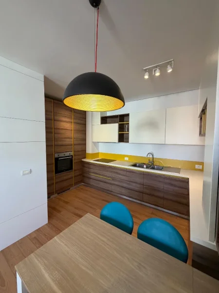Tirane, jepet me qera apartament 2+1 Kati 6, 95 m² 800 € (Rruga Bardhyl)