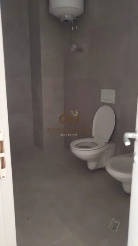 Tirane, shitet apartament 1+1+Ballkon Kati 2, 82 m² 135.000 € (laprake)