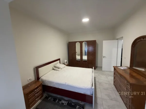 Tirane, jepet me qera apartament 2+1 Kati 4, 64 m² 650 € (zogu i zi)