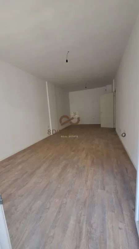 Tirane, jepet me qera apartament 1+1+Ballkon Kati 2, 60 m² 500 € (laprake)