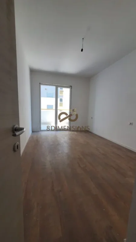 Tirane, jepet me qera apartament 1+1+Ballkon Kati 2, 60 m² 500 € (laprake)