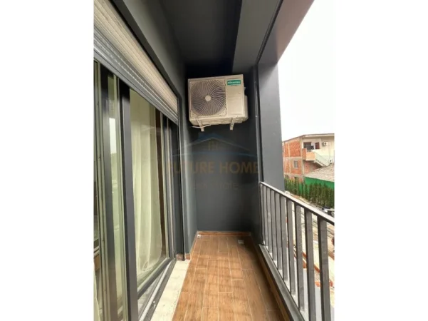 Tirane, jepet me qera apartament 2+1+Ballkon Kati 1, 86 m² 600 € (Kompleksi Henke)