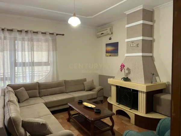 Tirane, jepet me qera apartament 2+1 Kati 4, 151 m² 700 € (gjimnazi petro nini laurasi)