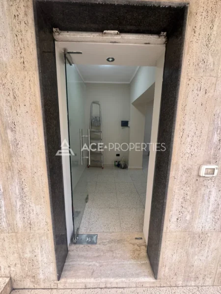 Durres, jepet me qera ambjent biznesi Kati 1, 25 m² 400 € (Gjykata,Durres)