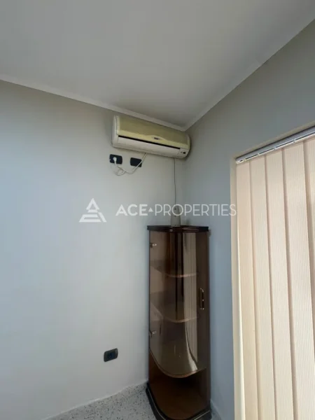 Durres, jepet me qera ambjent biznesi Kati 1, 25 m² 400 € (Gjykata,Durres)