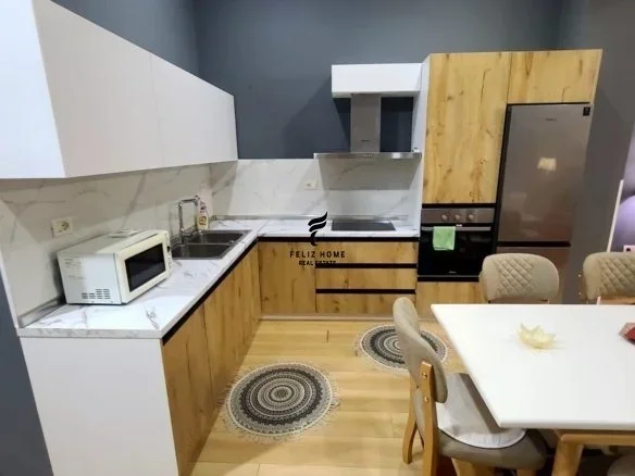 Tirane, jepet me qera apartament 1+1+Ballkon Kati 1, 72 m² 600 € (LIQENI THATE)