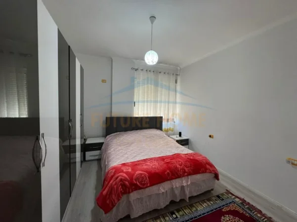 Tirane, shes apartament 2+1+Ballkon Kati 1, 104 m² 155.000 € (Fresku)