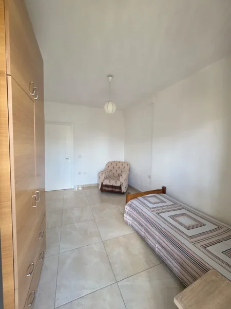 Tirane, jepet me qera apartament 2+1 Kati 4, 95 m² 500 € (ASTIR)