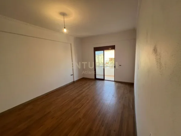 Durres, shitet apartament 1+1 Kati 7, 73 m² 85.000 € (Durres)