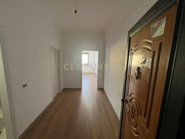 Durres, shitet apartament 1+1 Kati 7, 73 m² 85.000 € (Durres)