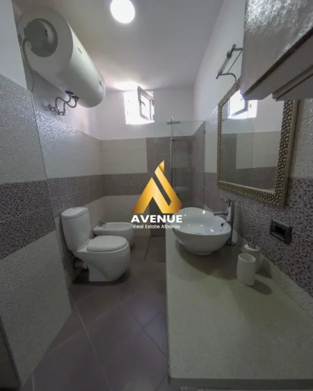 Tirane, jepet me qera apartament 1+1 Kati 5, 54 m² 500 € (Rruga Muhamet Gjollesha)