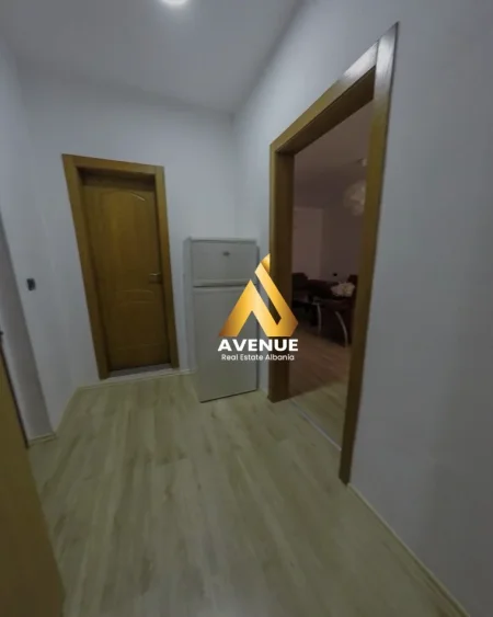 Tirane, jepet me qera apartament 1+1 Kati 5, 54 m² 500 € (Rruga Muhamet Gjollesha)
