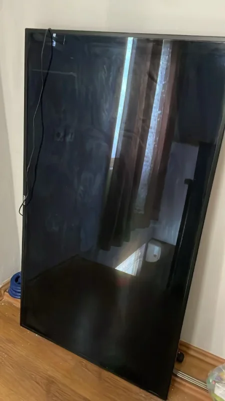 Tirane, shes Smart TV Shitet Tv+ karrige