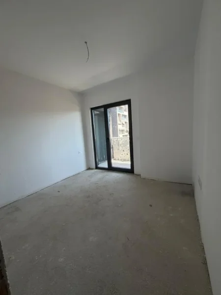 Tirane, shitet apartament 1+1 Kati 3, 71 m² 180.000 € (Corner Residence, Square 21)