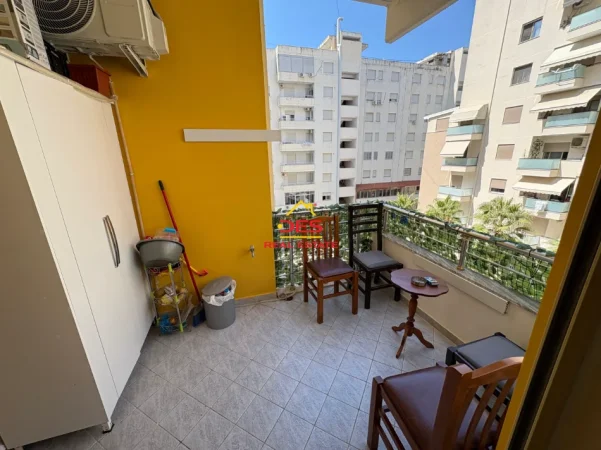 Vlore, shitet apartament 1+1+Ballkon Kati 3, 70 m² (Rruga Murat Tërbaçi)