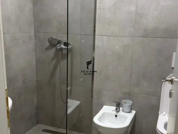 Tirane, jepet me qera apartament 2+1+Ballkon Kati 3, 78 m² 700 € (5 MAJI)