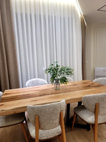 Tirane, jepet me qera Vile , 400 m² 5.000 € (LIQENI I THATE)