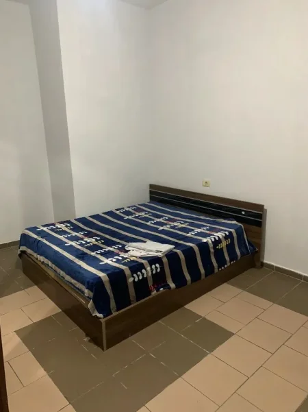 Tirane, jepet me qera apartament 2+1 Kati 1, 80 m² 320 € (YZBERISHT)