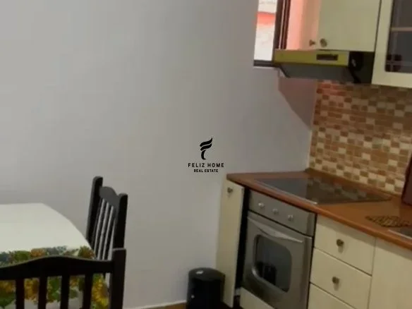 Tirane, jepet me qera apartament 1+1+Ballkon Kati 3, 70 m² 400 € (SELITE)