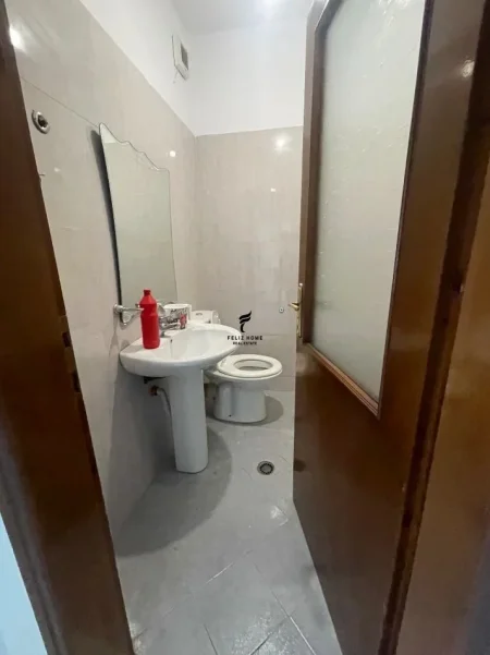 Tirane, jepet me qera apartament 2+1 Kati 11, 100 m² 600 € (21 DHJETORI)