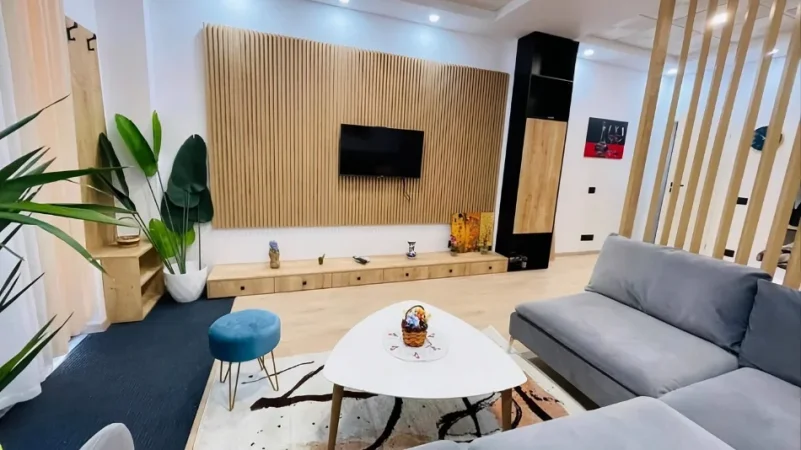 Durres, jepet me qera garsonier 1+1 , 42 m² 400 € (Prane Gjykates, Durres)