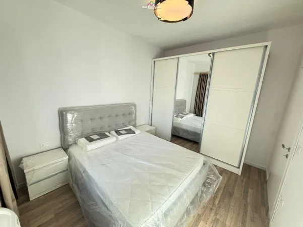 Tirane, jepet me qera apartament 1+1+Ballkon Kati 2, 60 m² 620 € (fusha e aviacionit)