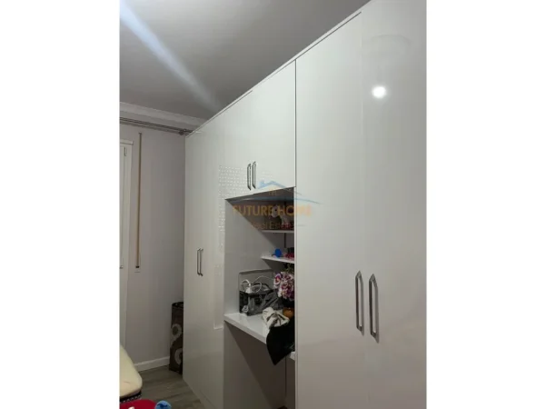 Tirane, jepet me qera apartament 2+1+Ballkon Kati 4, 109 m² 550 € (paskuqan)