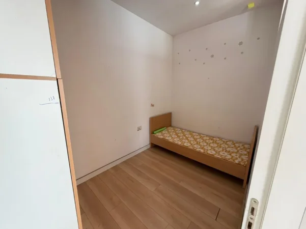 Tirane, shitet apartament 3+1 Kati 5, 104 m²