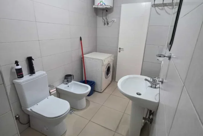 Tirane, jepet me qera apartament 2+1 Kati 3, 100 m² 520 € (sokrat miho)