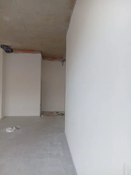 Jepet me qira ambient biznesi , 59 m² 590 € ne Paskuqan