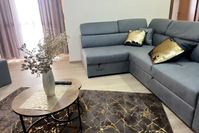 Tirane, jepet me qera apartament 1+1+Ballkon Kati 4, 68 m² 700 € (RRUGA E KAVAJES)