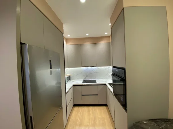 Tirane, jepet me qera apartament 2+1 Kati 1, 100 m² 700 € (rruga bardhyl)