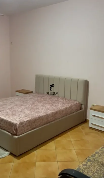 Tirane, jepet me qera apartament 1+1 Kati 3, 70 m² 400 € (SELITE)