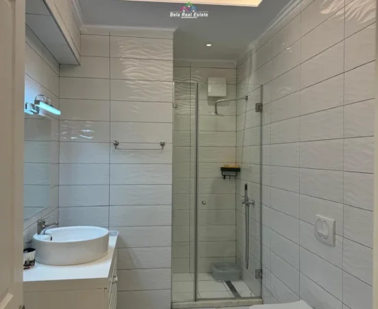 Tirane, jepet me qera apartament 2+1 Kati 4, 110 m² 630 € (kompleksi golden park)